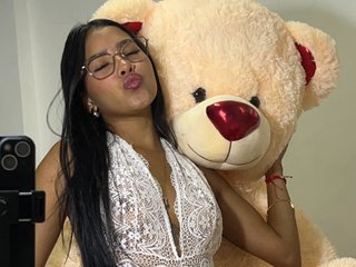 MilaLondon cam model profile picture