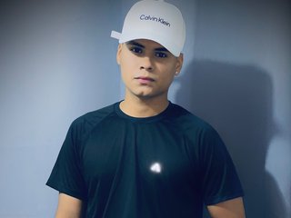 Image de profil du modèle de webcam justinnnn