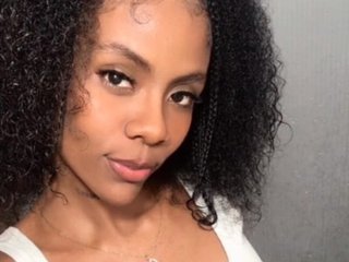 Image de profil du modèle de webcam miahottss