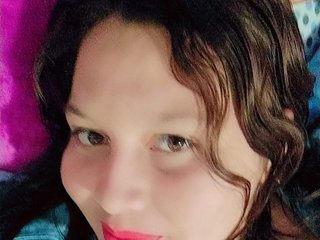 Image de profil du modèle de webcam mercedezsweet303av