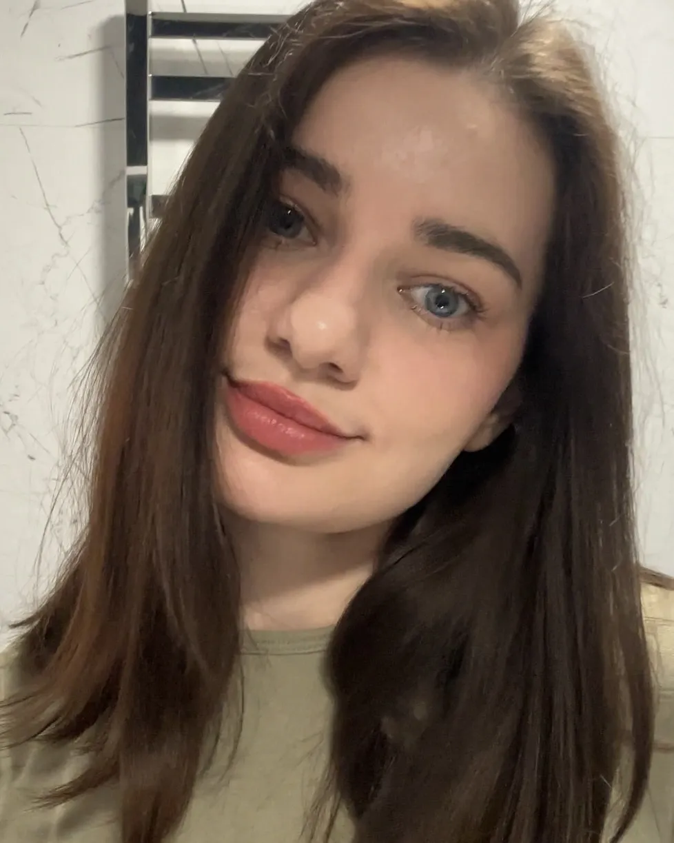 Performer DemiLinda Photo 4