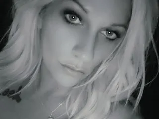 RoxyMidnight profilbild på webbkameramodell