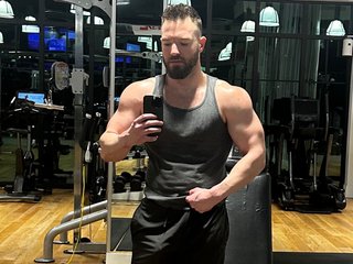 Imagen de perfil de modelo de cámara web de Mack_Wolf