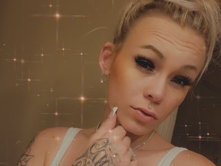 CourageLashay profilbild på webbkameramodell