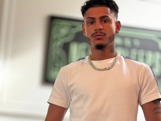 LucaWard cam model profile picture 