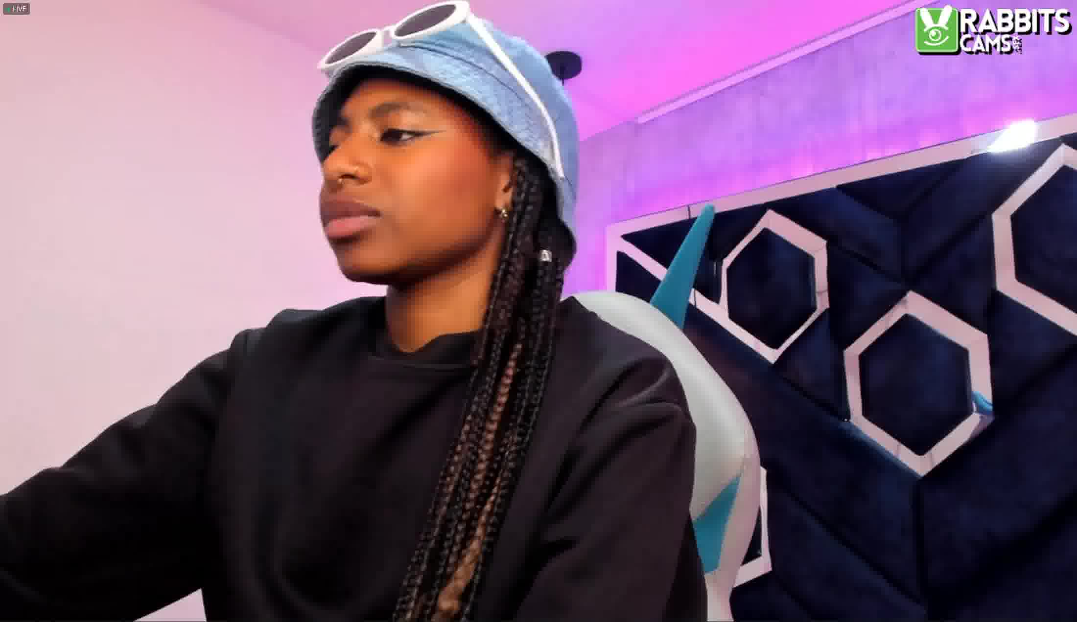 Utøver Queenperla Video 1