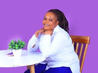 Imagen de perfil de modelo de cámara web de Koki018