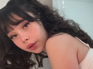 Image de profil du modèle de webcam romie_rae