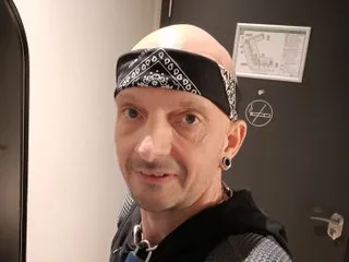 Foto de perfil de modelo de webcam de Riko_Solid