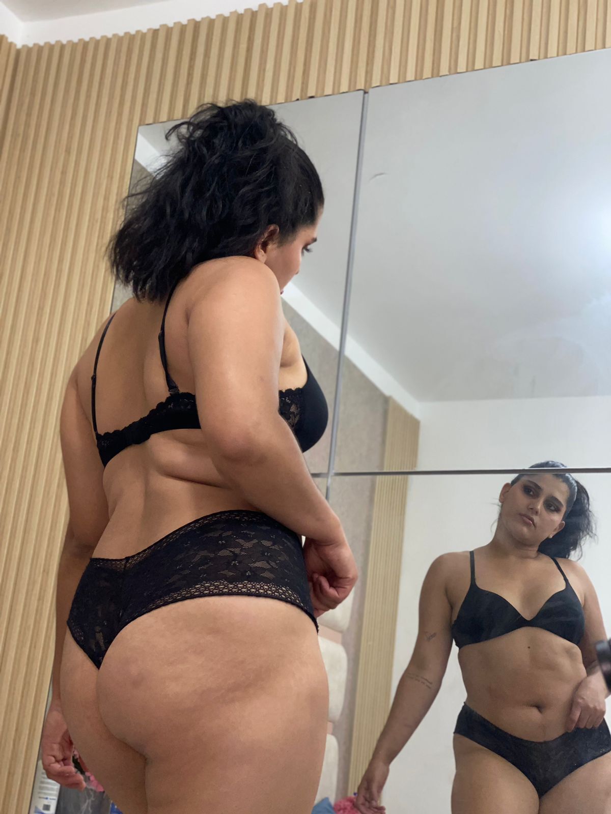 Performer MelaniieGomez Photo 9