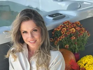 AdellineCarter live cam