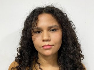 Image de profil du modèle de webcam SaryCares50