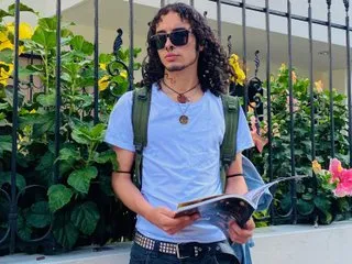 Imagen de perfil de modelo de cámara web de felurian_ath