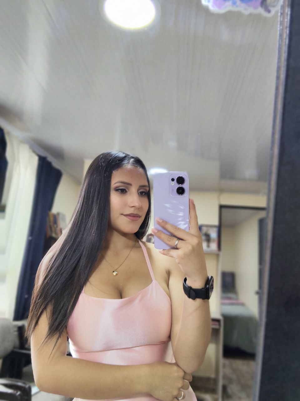 Performer ZaharaSkylar Photo 4