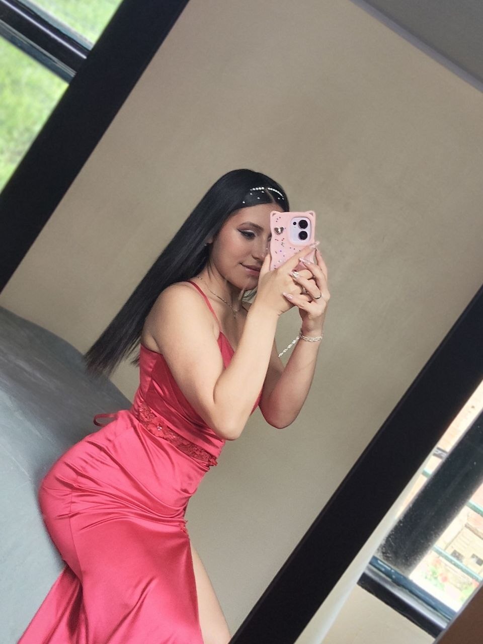 Performer ZaharaSkylar Photo 10