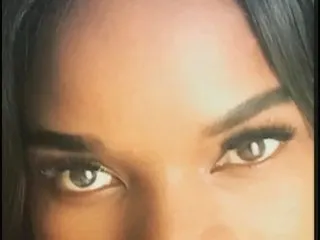 Darkfirelady profilbild på webbkameramodell