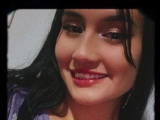 MiaThomp immagine del profilo del modello di cam