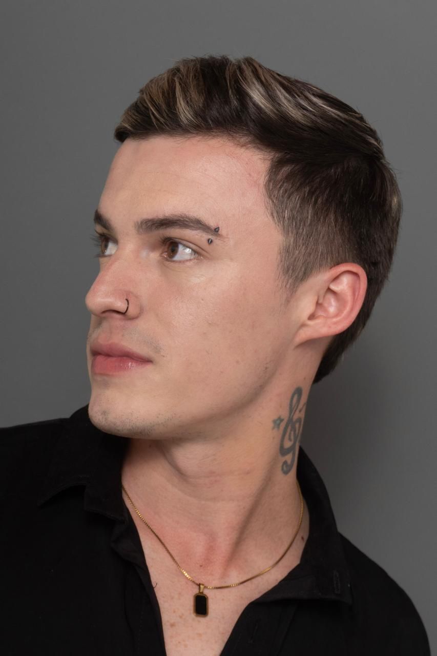 Performer KEN_FERRER Photo 8