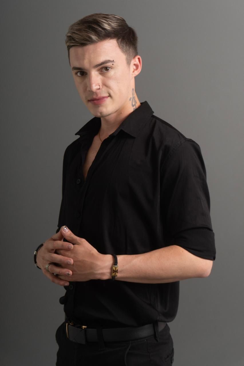 Performer KEN_FERRER Photo 3