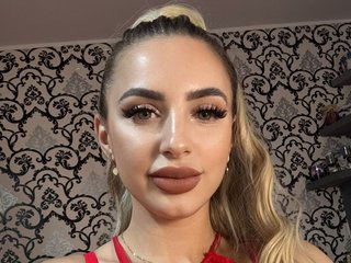 LoraSinnClare cam model profile picture