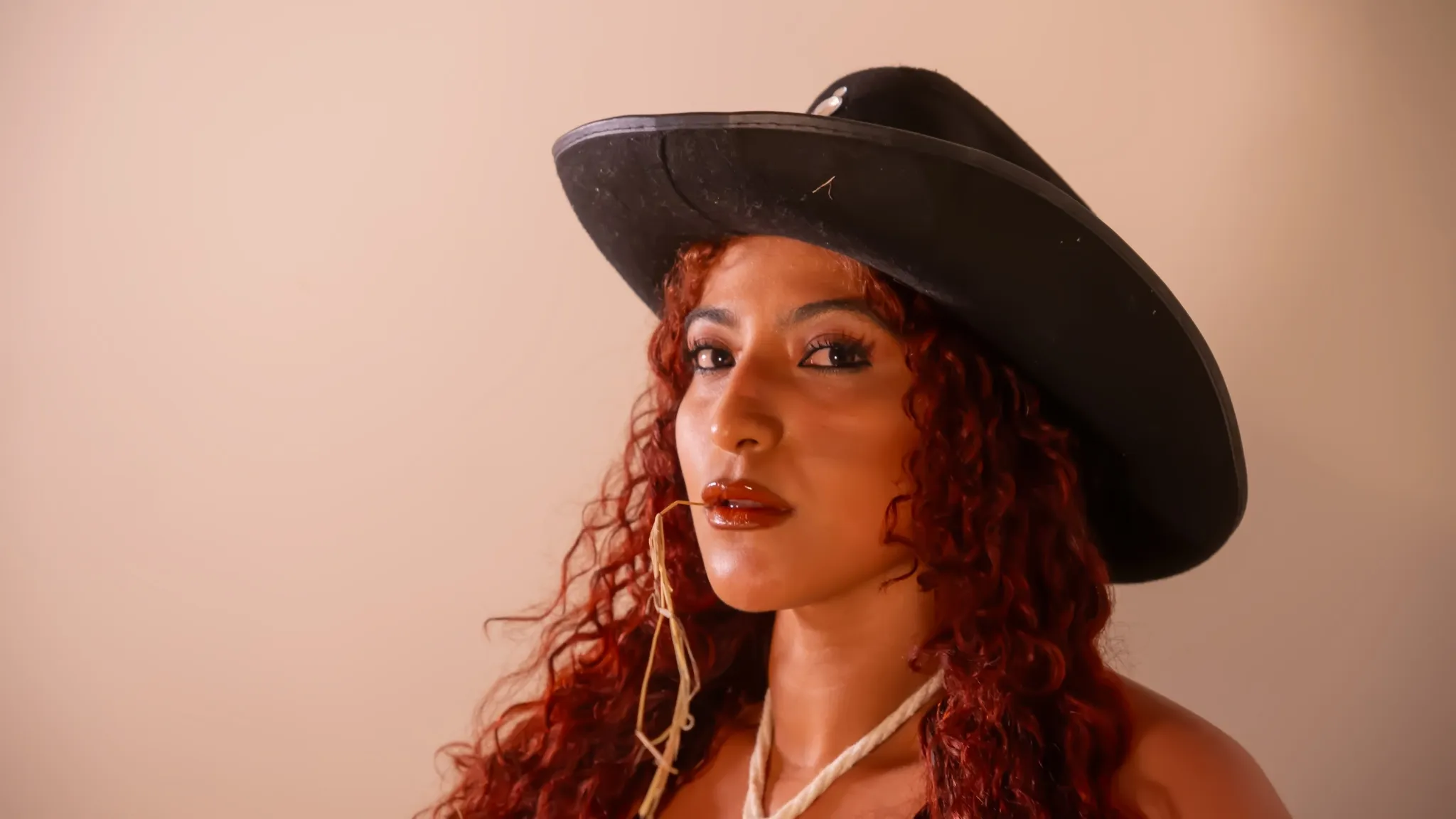 Performer MiaBianchi Photo 4