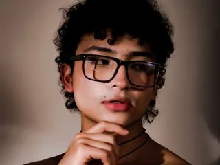 Image de profil du modèle de webcam Valentin0_33