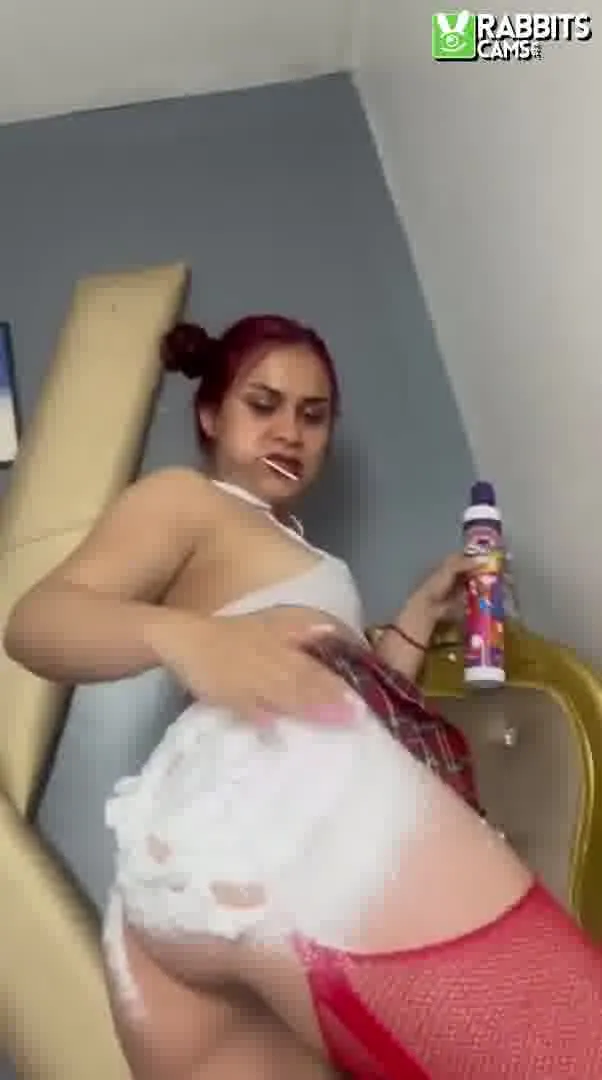 Intérprete tiinyemilly Video 3