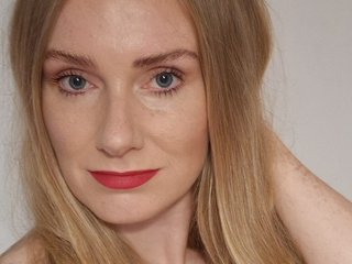 Emily_red_uk profielfoto van cam model 