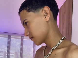Image de profil du modèle de webcam ToyBoy7777
