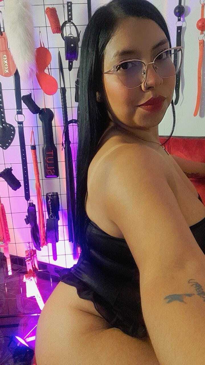 Utøver loana_bdsm Bilde 7