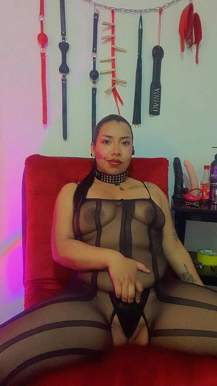 Utøver loana_bdsm Bilde 2