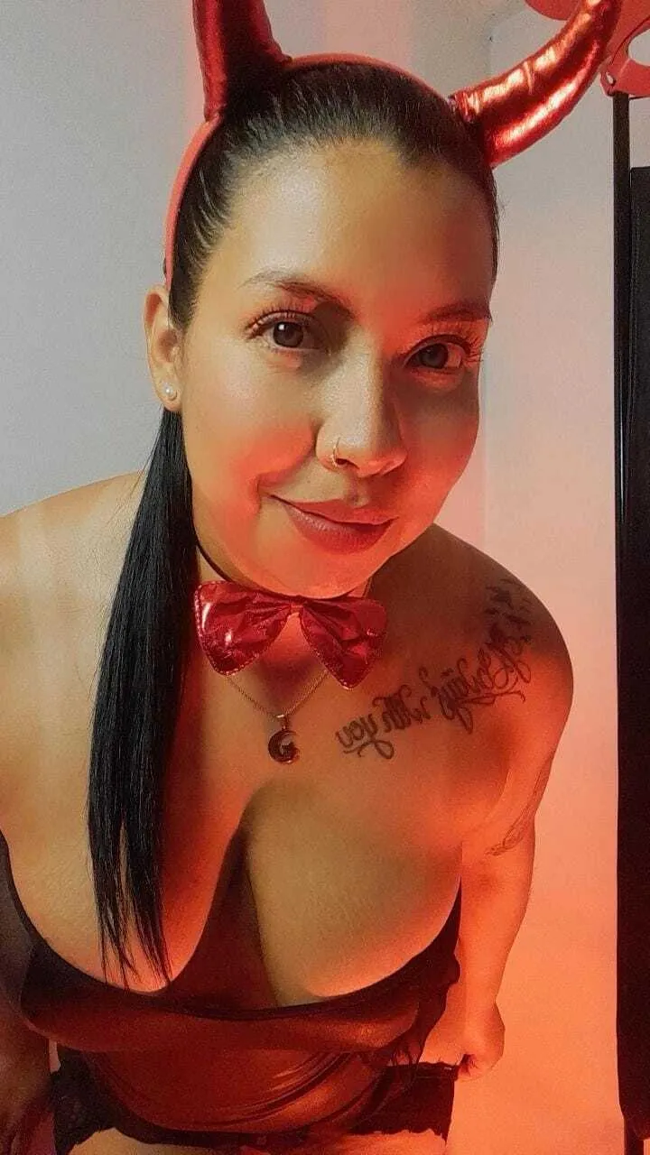 Utøver loana_bdsm Bilde 9