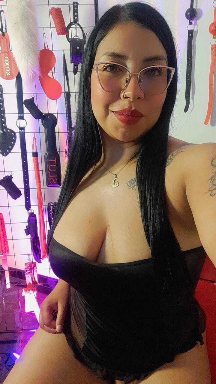 Utøver loana_bdsm Bilde 6