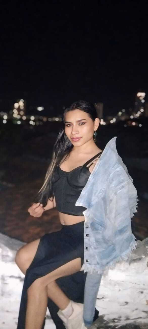 Performer CamerunNiiaza Photo 7