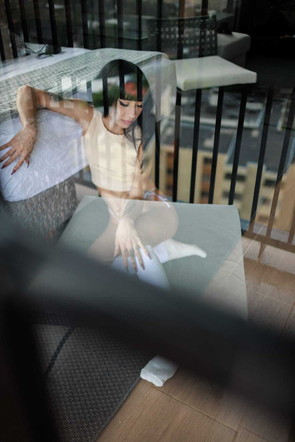 Performer BurtonMia Photo 12