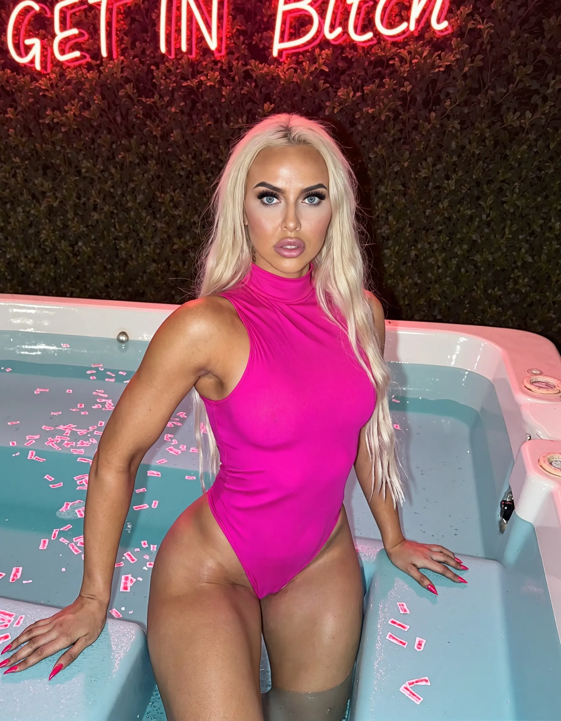 Artist GoddessBuffBarbie Foto 2
