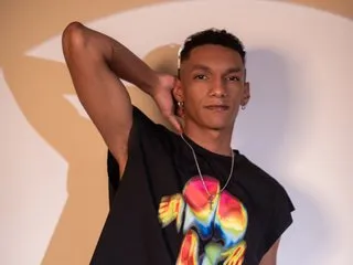 JulientSaint cam model profile picture