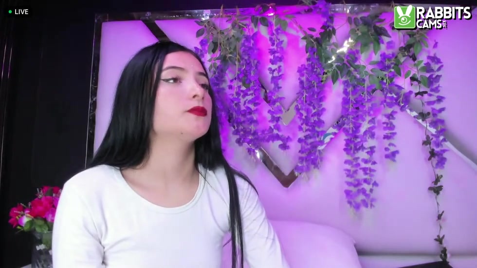 Artist LinzyRoussee Video 1