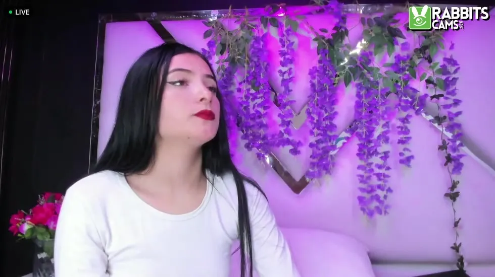 Artista LinzyRoussee Video 1