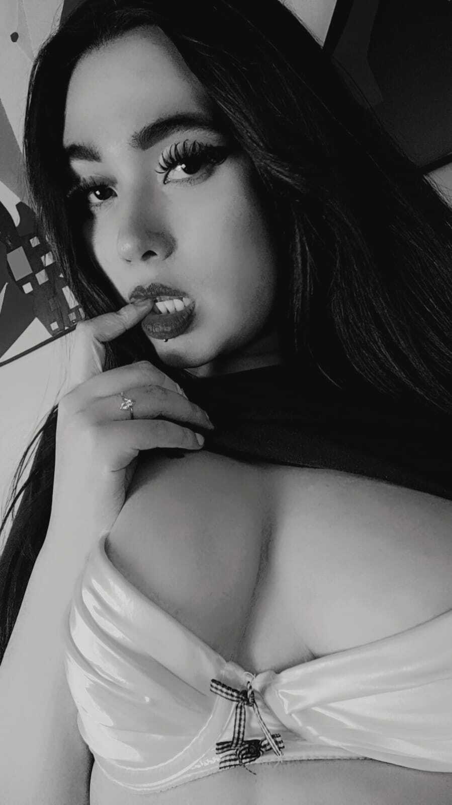 Performer LilithZenith Photo 4