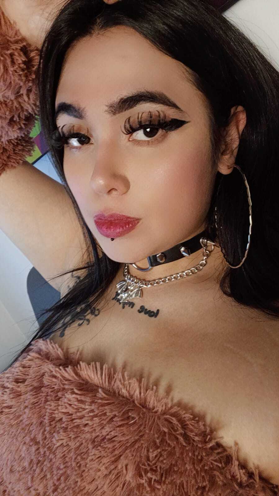 Performer LilithZenith Photo 11