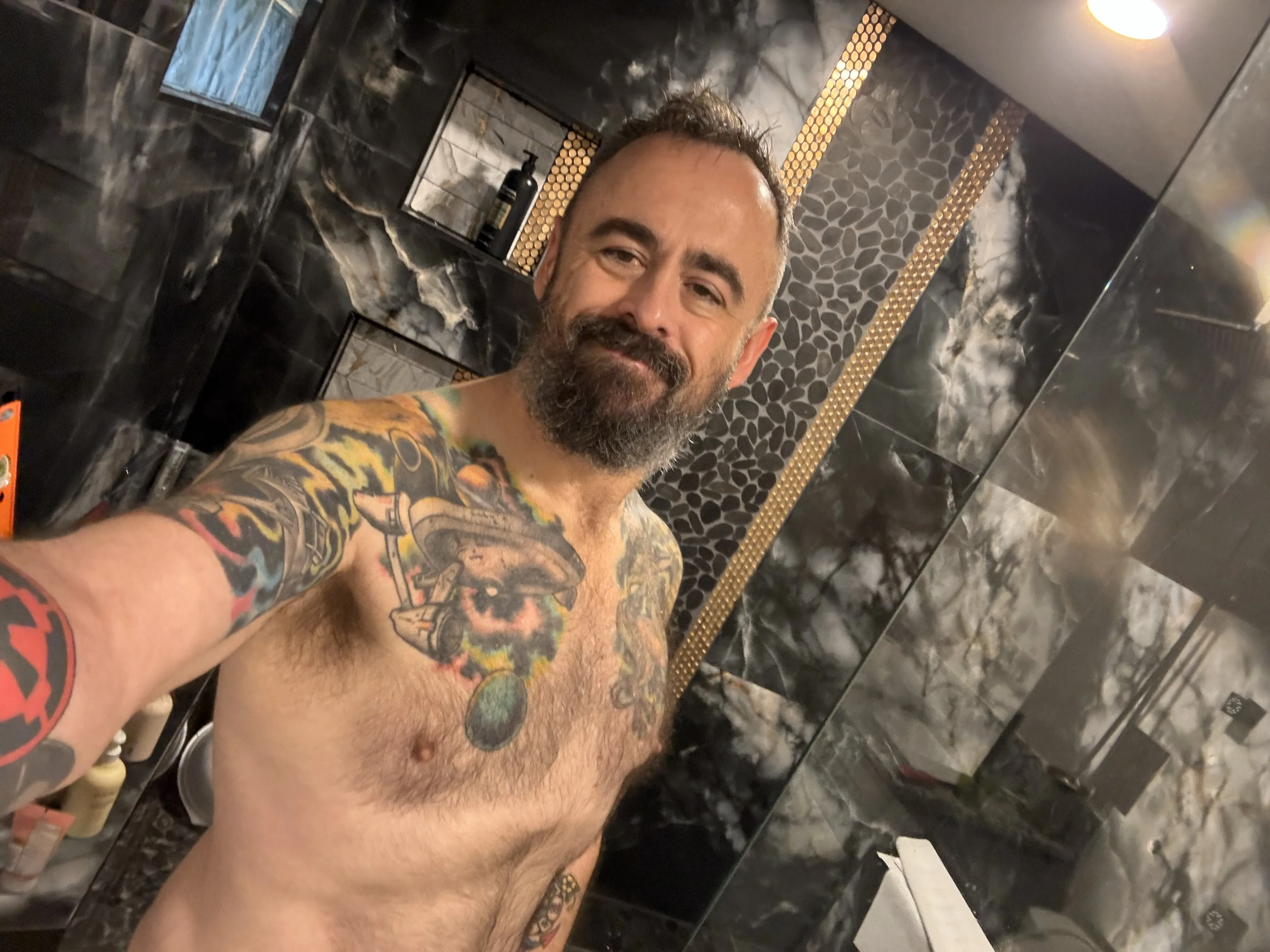 Performer Slazzle Photo 1