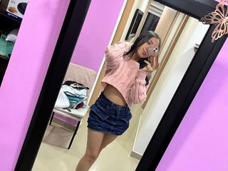 Image de profil du modèle de webcam Gisellejoonees