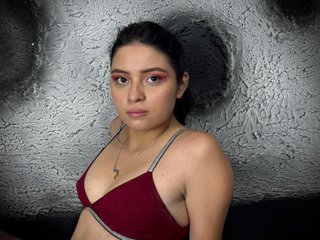 xzatella profilbild på webbkameramodell 