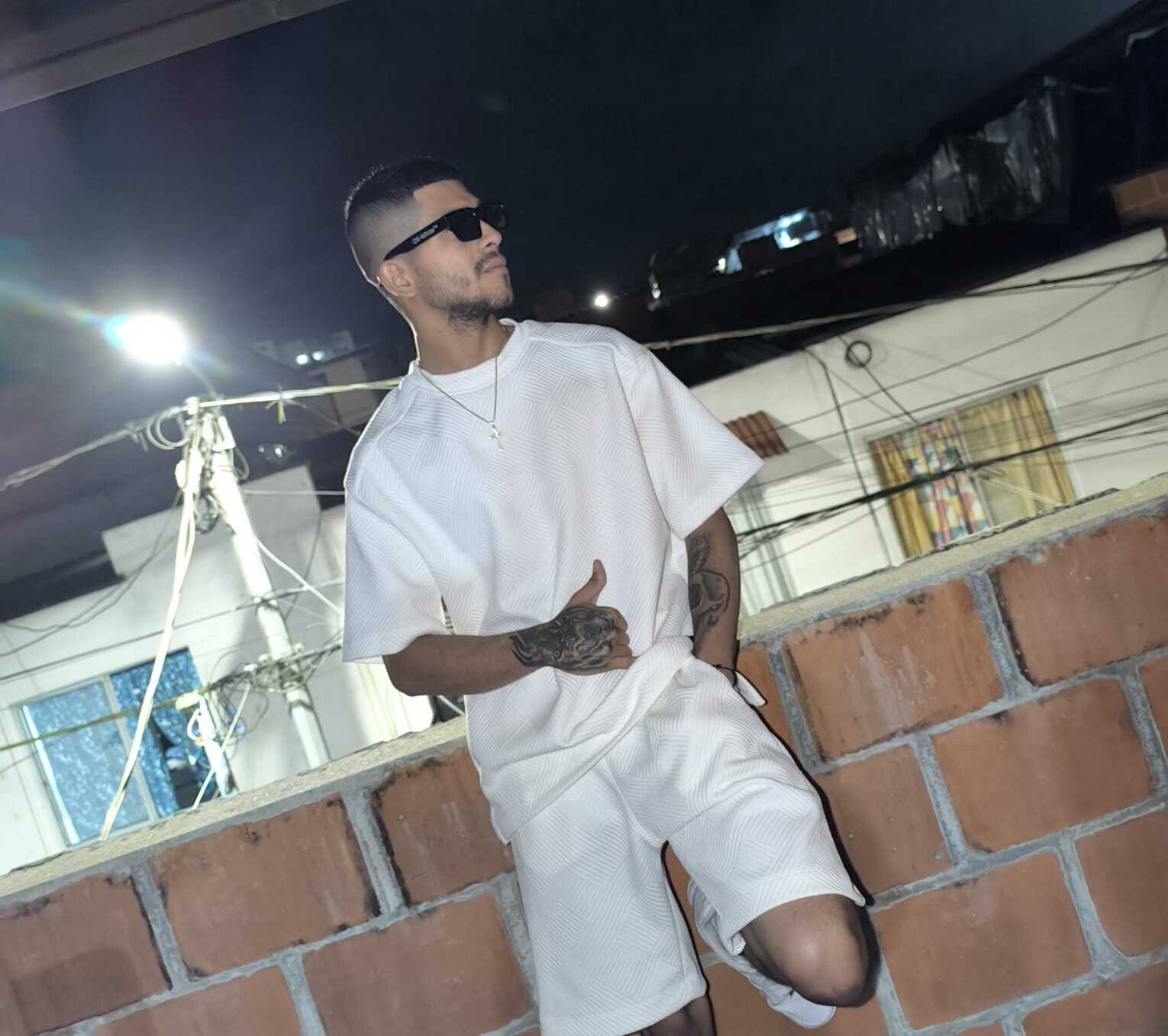 Artiest DanteDominic_606 Foto 2