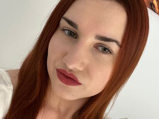 Image de profil du modèle de webcam LYIAANA