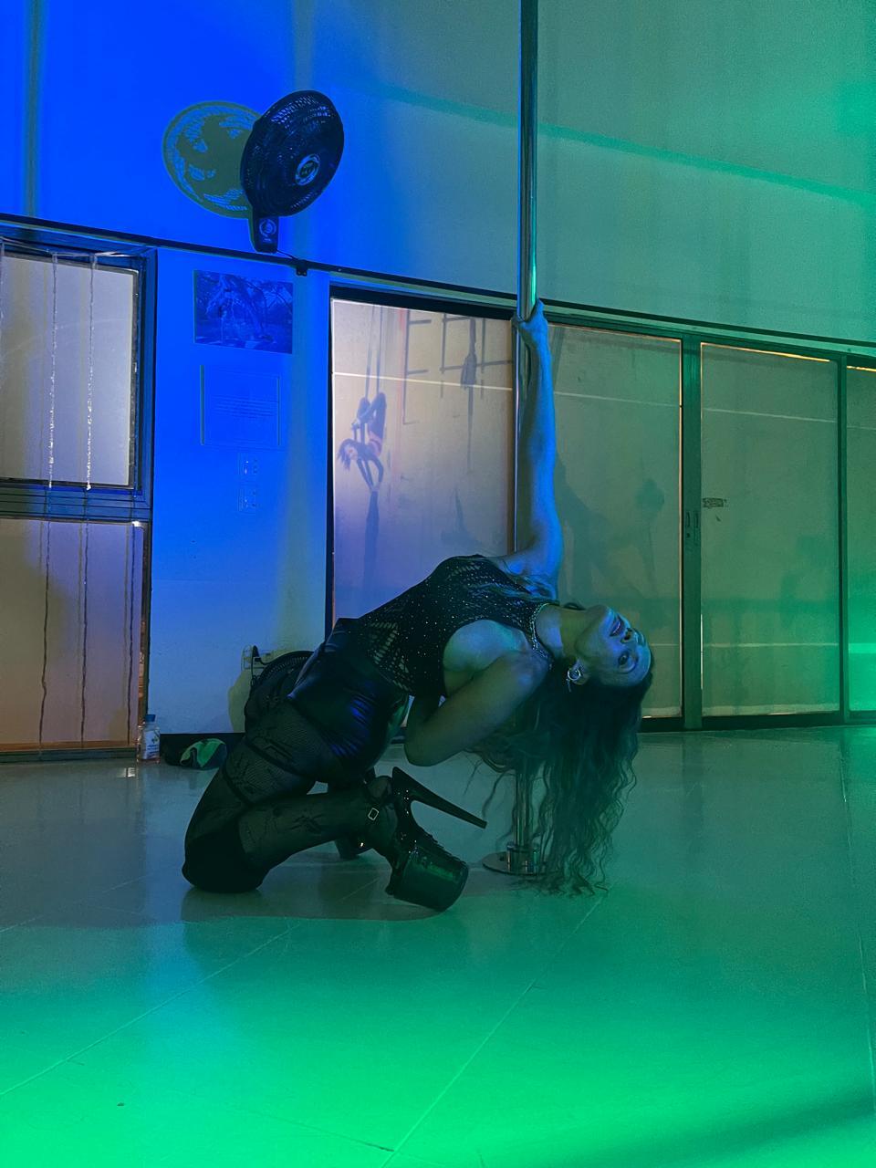 Artista AlmaaFiel Foto 5