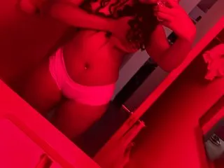 Imagen de perfil de modelo de cámara web de Harmony04