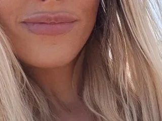 Imagen de perfil de modelo de cámara web de ClaireAlexa