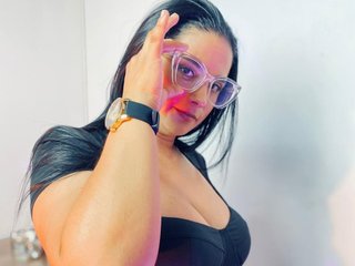 Imagen de perfil de modelo de cámara web de NalyaHarper